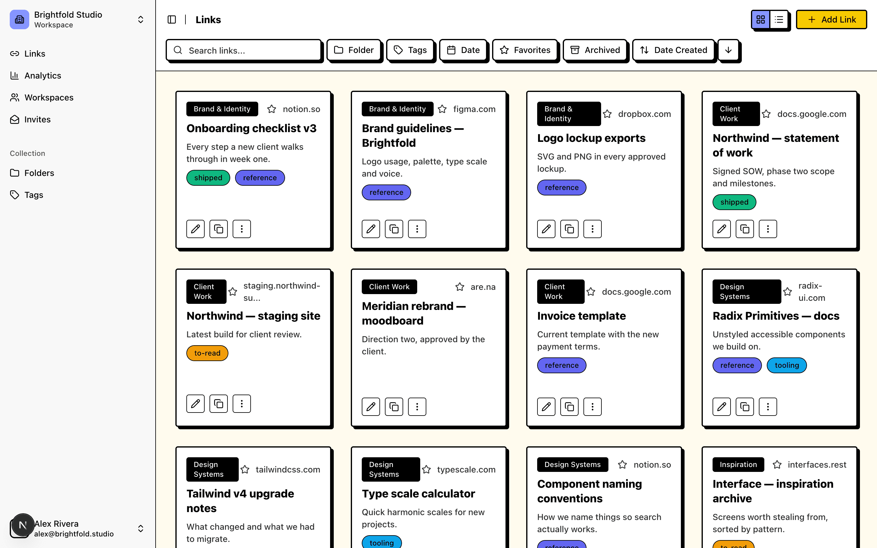 A Linkbry workspace of saved links in grid view, with folders, tags and search.