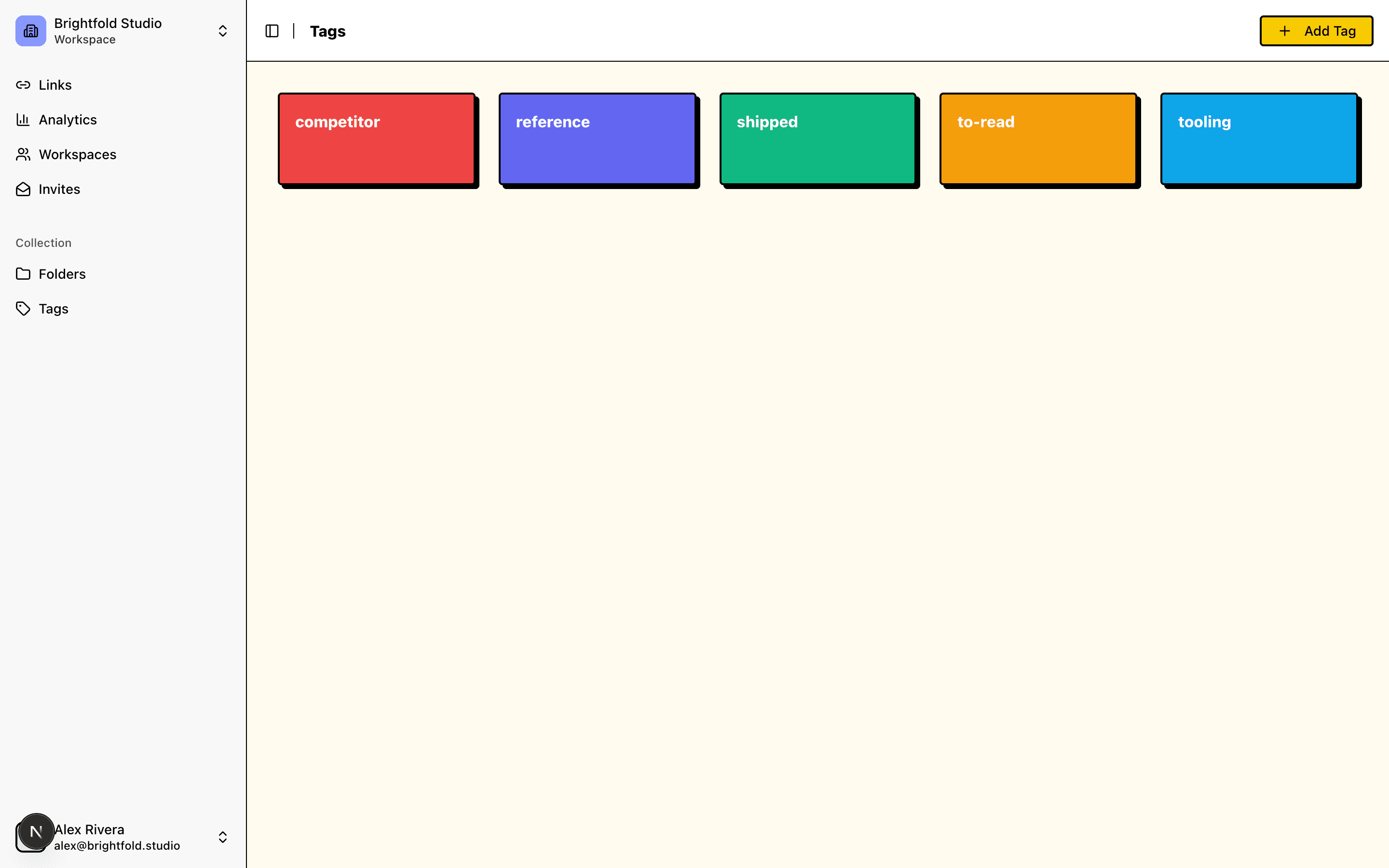 Linkbry tags, colour-coded per campaign and channel.